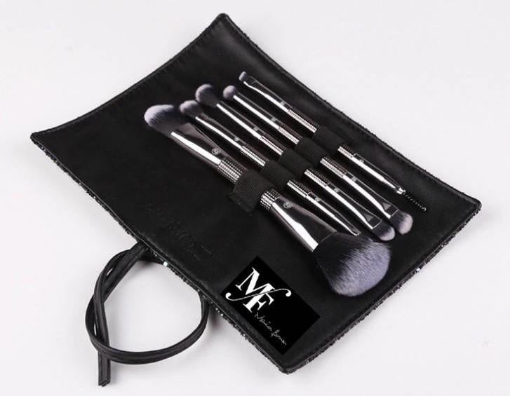 et de 5 Brochas Profesionales para Maquillaje con Estuche Negro